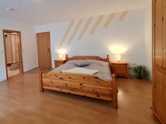 Schlafbereich Ferienwohnung Hofblick | Unterbringung | Ferienhof & Reiterhof Lünzen