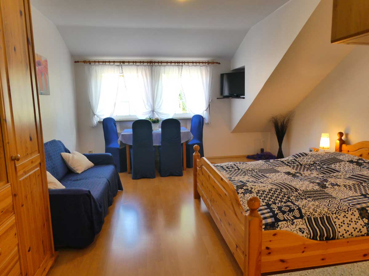 Wohnbereich Ferienwohnung Spatzennest | Unterbringung | Ferienhof & Reiterhof Lünzen