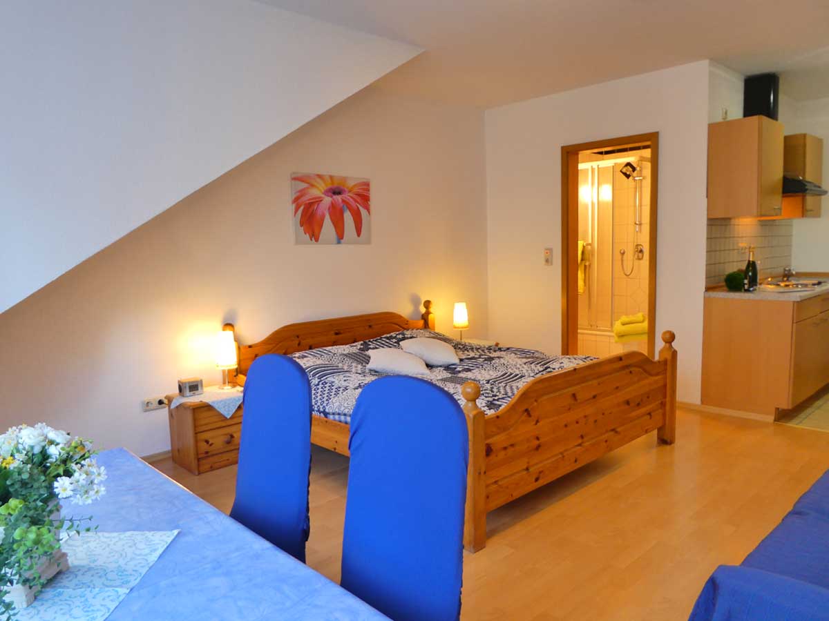 Schlafbereich Ferienwohnung Spatzennest | Unterbringung | Ferienhof & Reiterhof Lünzen