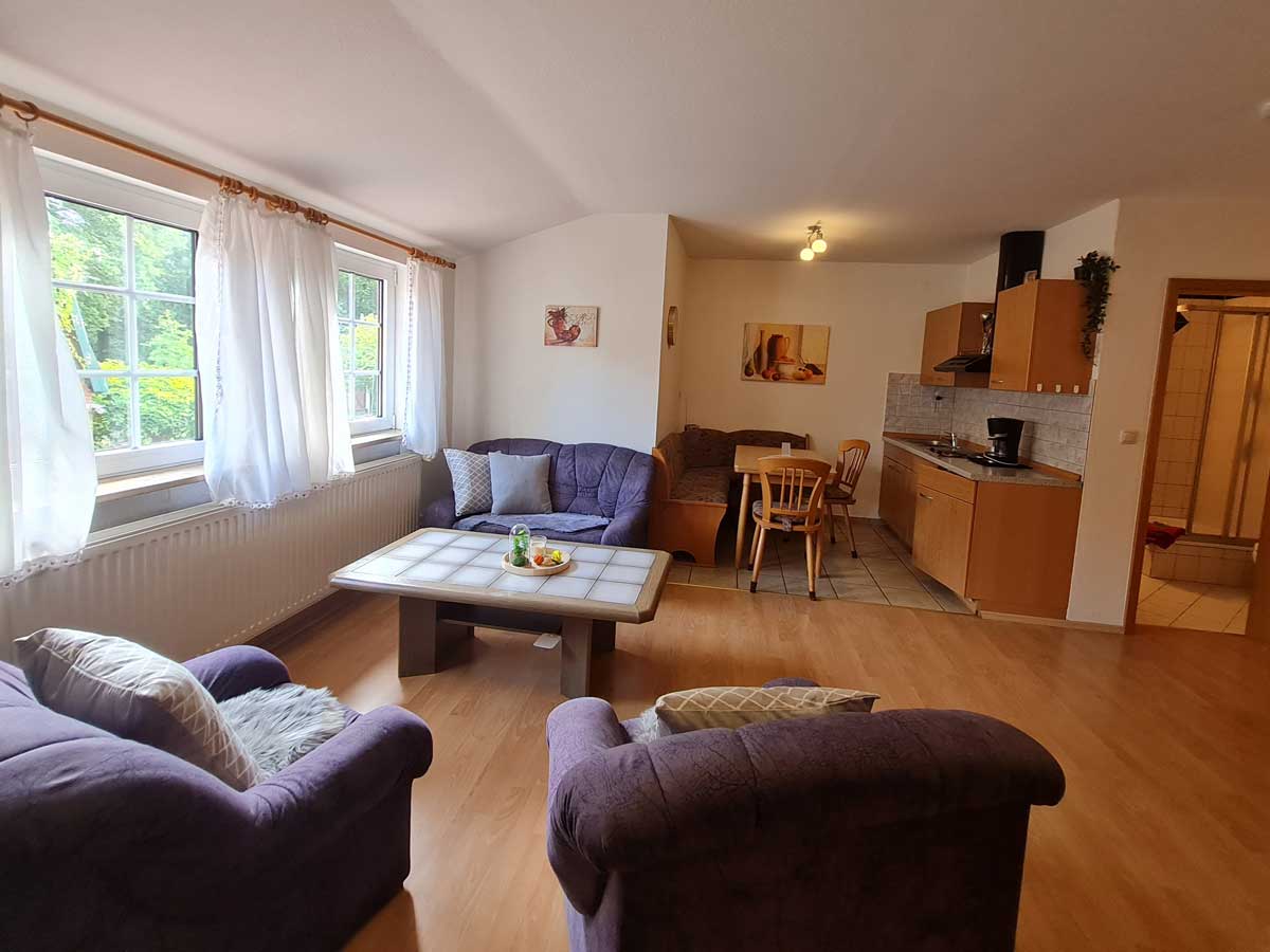 Wohnbereich Ferienwohnung Hofblick | Unterbringung | Ferienhof & Reiterhof Lünzen