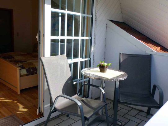 Doppelzimmer mit Balkon und Badezimmer | Unterbringung | Ferienhof & Reiterhof Lünzen