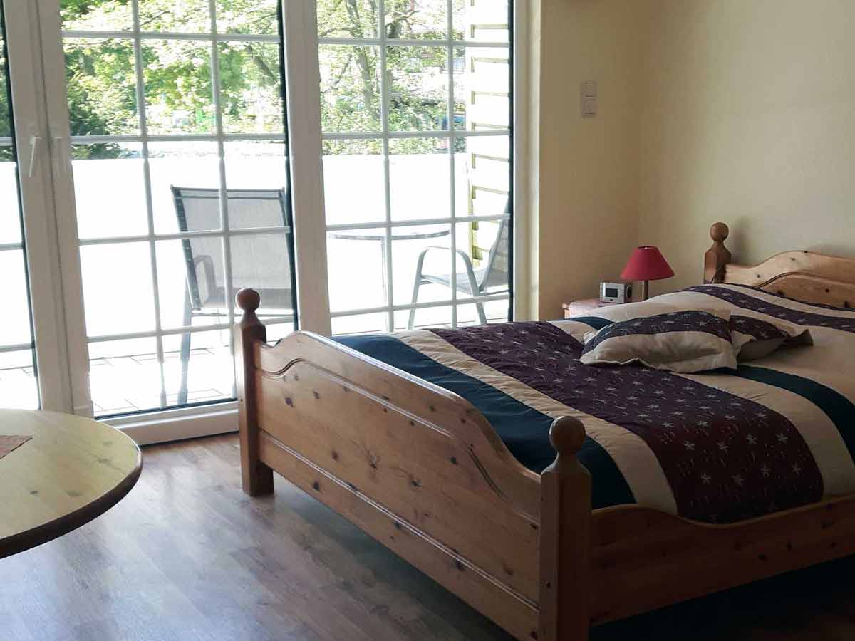 Doppelzimmer mit Balkon und Badezimmer | Unterbringung | Ferienhof & Reiterhof Lünzen